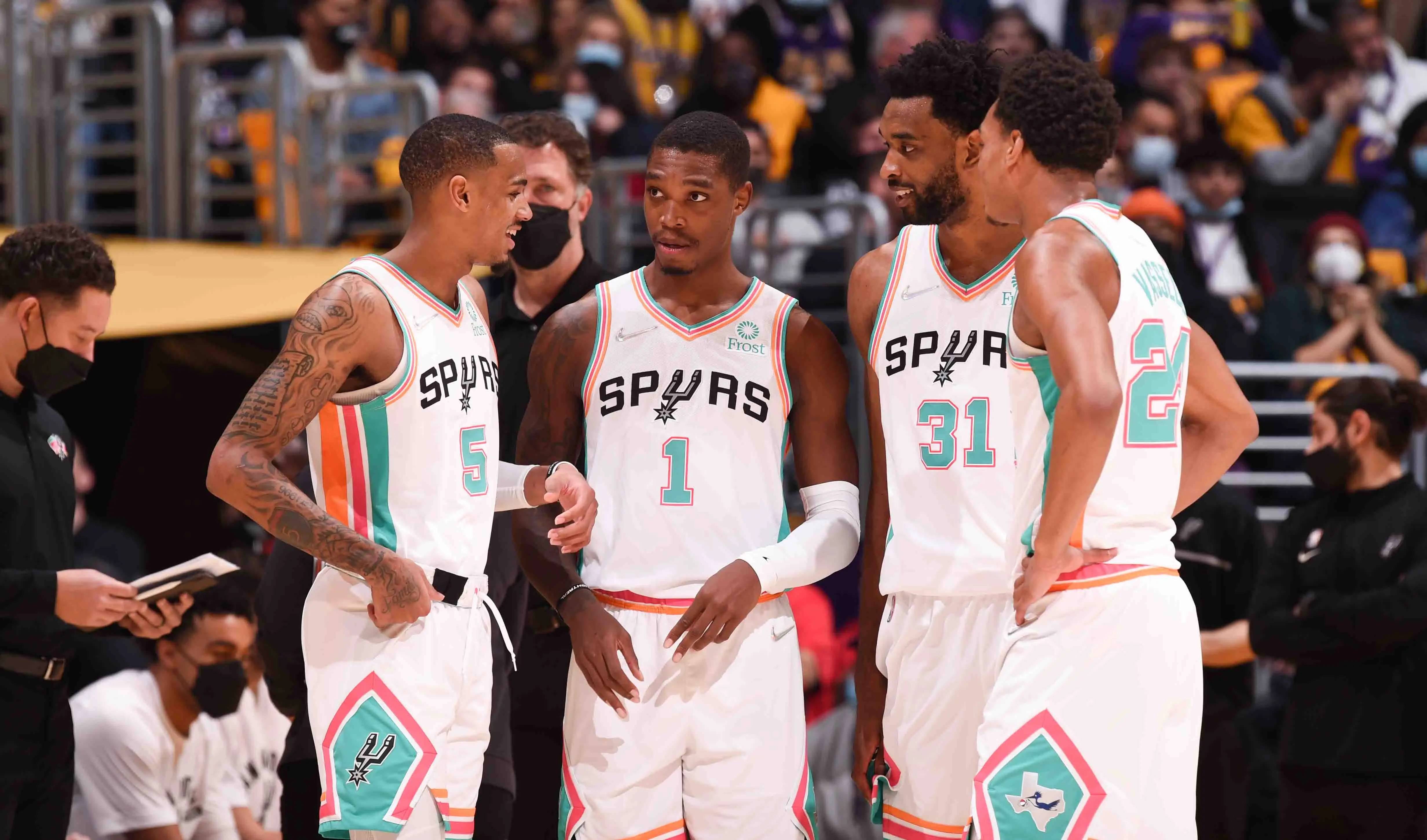 九游娱乐入口-关键时刻体能课后；瓦伦西亚内部沟通备战NBA常规赛；质疑声仍在；轮换策略成焦点的简单介绍